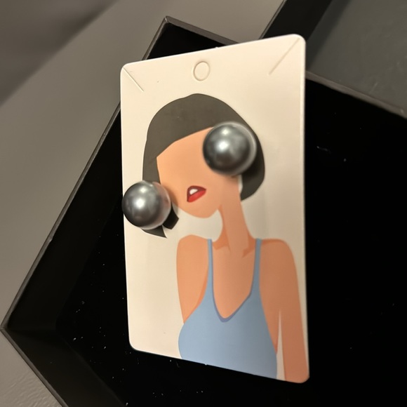 Great Deal Gorgeous Earrings - Picture 4 of 5